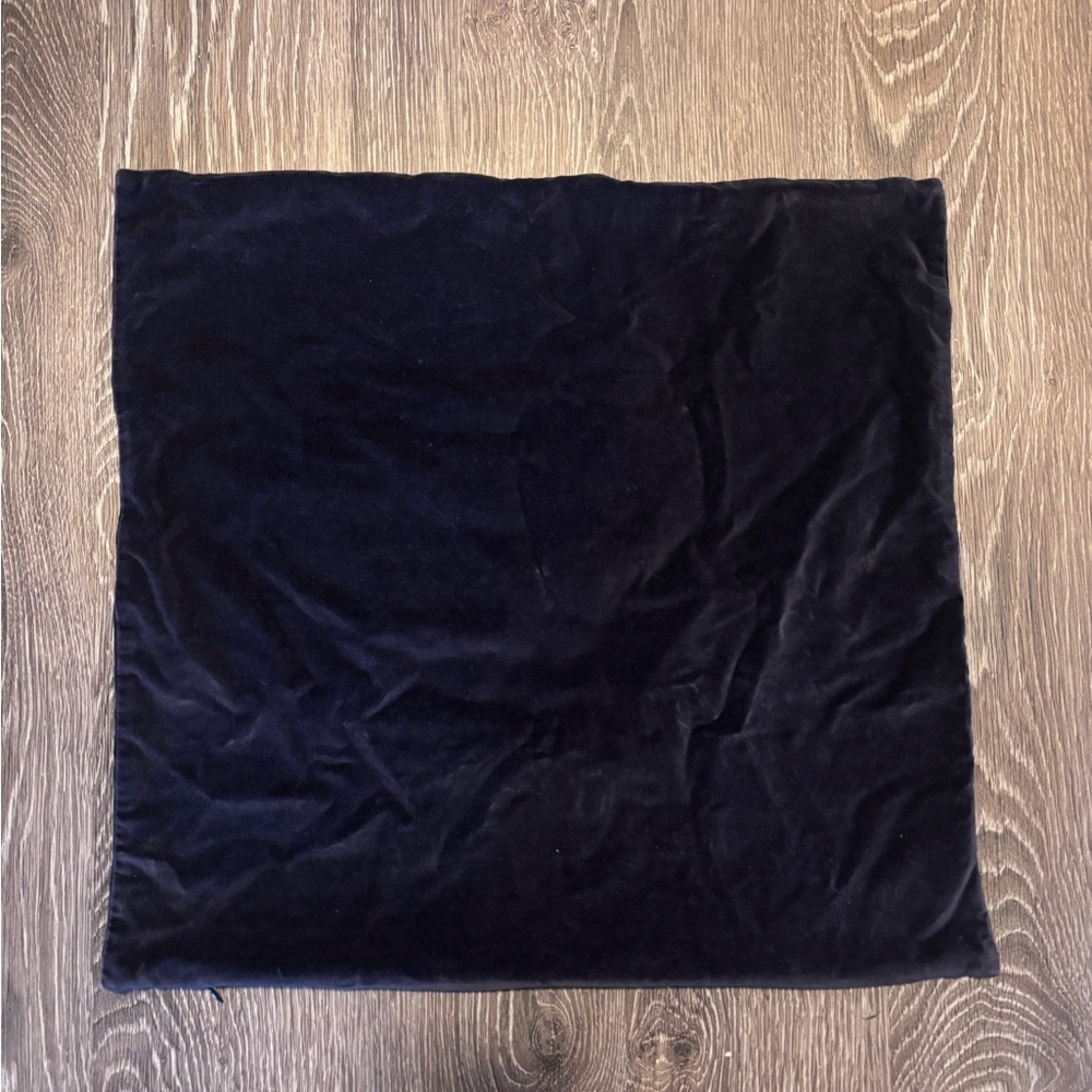 H&M Tiger Pillow Cover - Picture 2 of 3